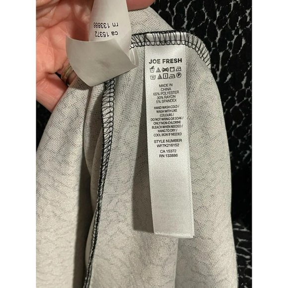 High-Low Textured Sleeveless Top - Picture 4 of 5